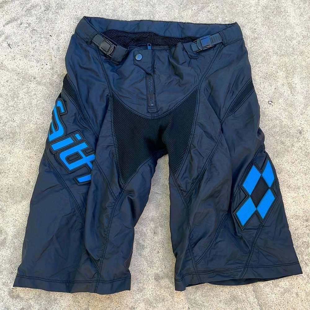 Faith Race BMX Riding Shorts Size 30